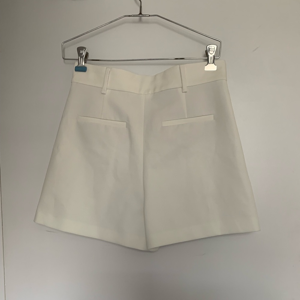 Zara Pleated Shorts - Picture 7 of 10